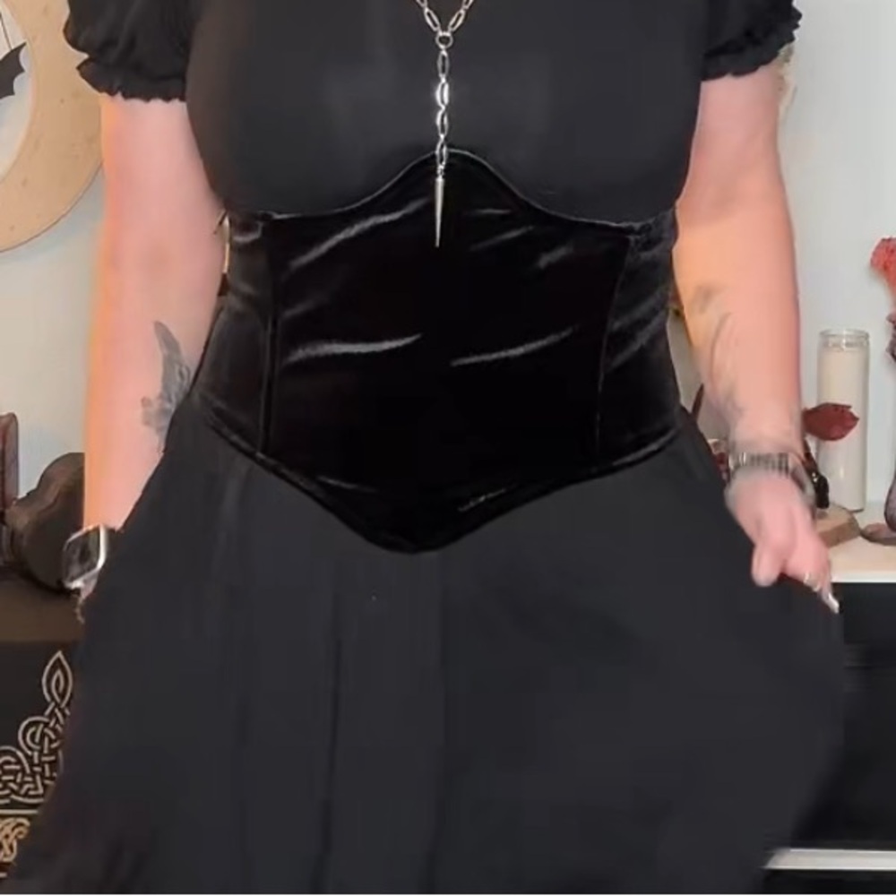 Foxblood Hannah Black Velvet Underbust Corset